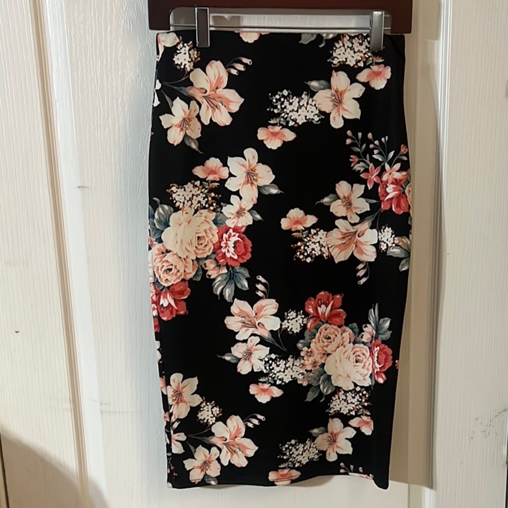 Floral Black Pencil Skirt